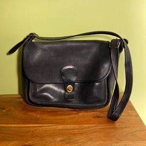 VINTAGE Coach Black Leather Turn-key Clasp Handbag